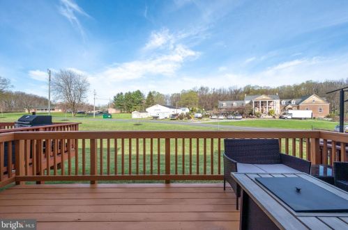 79 Ontario Dr, Falling Waters WV  25419-0059 exterior