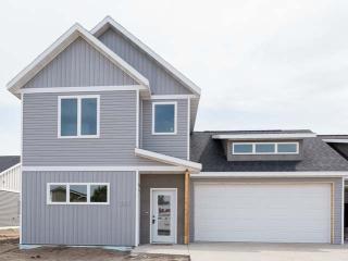 3815 Downing St, Bismarck, ND 58504-8850