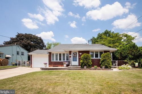 247 Meyner Dr, Gloucester, NJ 08031-2059