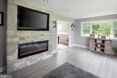 257 Jessups Mill Rd, Clarksboro, NJ 08020-1515