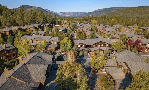 11592 Dolomite Way, Truckee CA  96161-2376 exterior