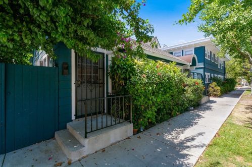 244 Kenwood St, Glendale CA  91206-4209 exterior