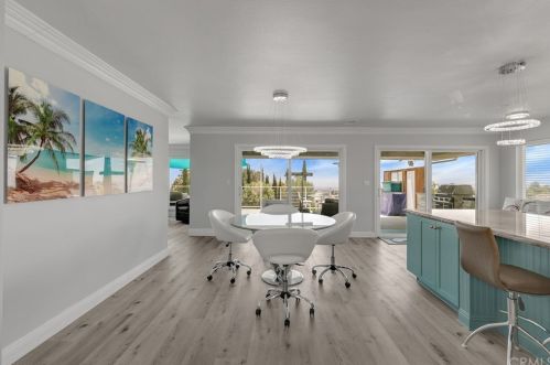 450 25 St, Upland CA 91784-8338 exterior