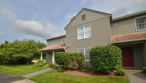 58 Needle Grv, Providence, RI 02904-7729
