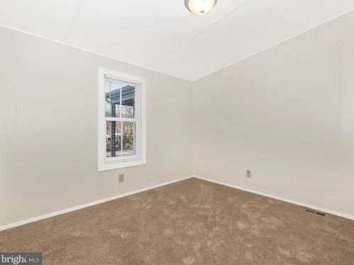 27 Bluegill Dr, Harpers Ferry WV  25425-2507 exterior