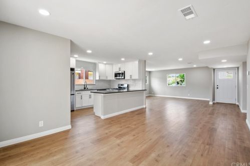 733 Toland St, Santa Ana CA  92704-2164 exterior