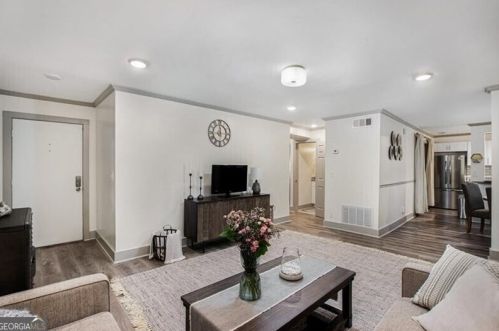 178 Barone Pl, Atlanta GA  30327-1073 exterior