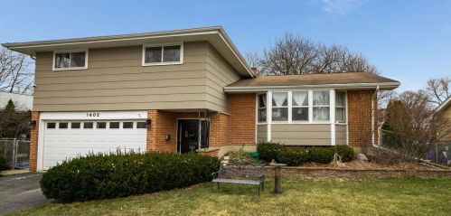 1402 Dogwood Ln, Mount Prospect, IL 60056-1504