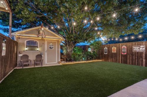 1521 Barclay Dr, Carrollton TX 75007-2836 exterior