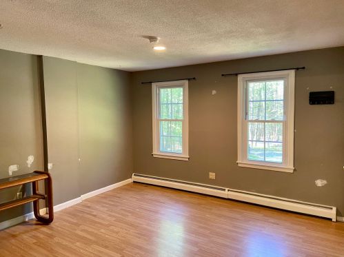 101 Winnicutt Rd, Stratham, NH 03885-4429