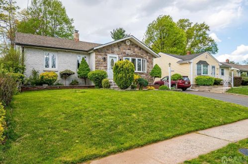 176 Creemer Ave, Iselin, NJ 08830-2327
