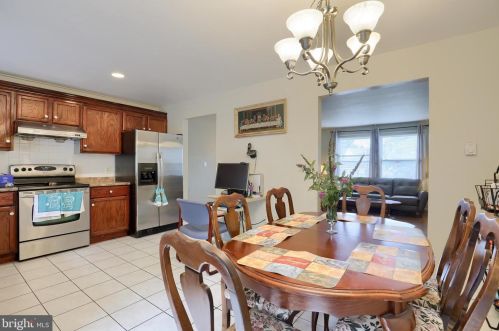 111 Tanglewood Ln, Lancaster PA  17601-3315 exterior