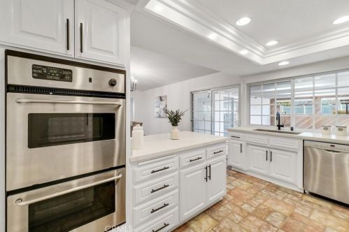 15242 Touraine Way, Irvine CA  92604-3150 exterior