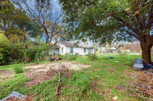 6209 Felix Ave, Austin TX  78741-3311 exterior