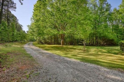 1051 Long Wood Dr, Madison, GA 30650-4488