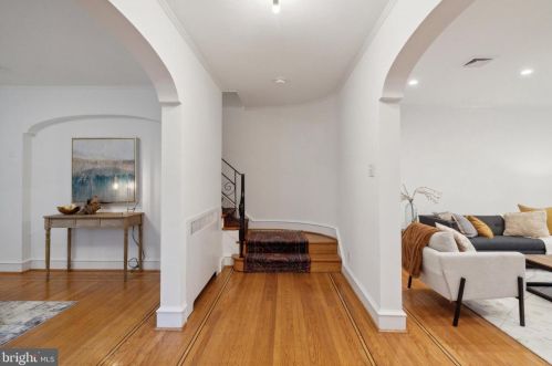 426 Durham St, Philadelphia PA  19119-1222 exterior