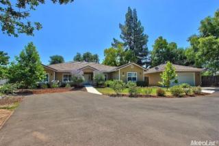 4920 Steamers Ln, Carmichael, CA 95608-4181