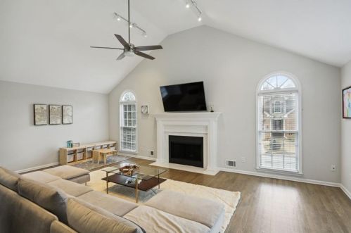 1172 Alexandria Ct, Atlanta GA  30319-4548 exterior