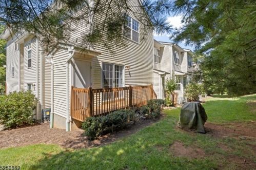 23 Grant Way, Princeton NJ  08540-1667 exterior