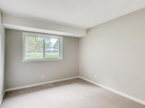 1700 Hickory Hill Dr, Saint Paul MN  55122-2410 exterior