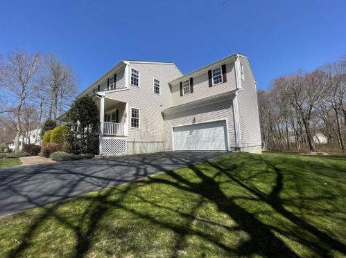 395 Westmoreland Ln, South Kingstown, RI 02874-3638