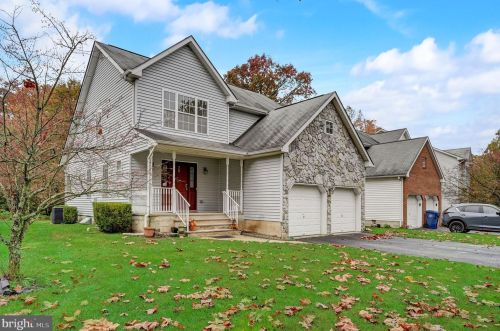 70 Canal View Dr, Trenton, NJ 08648-1316