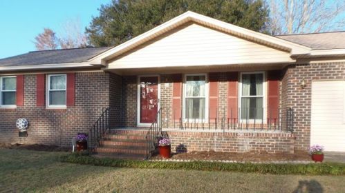 113 Columbia Dr, Ladson, SC 29456-3203