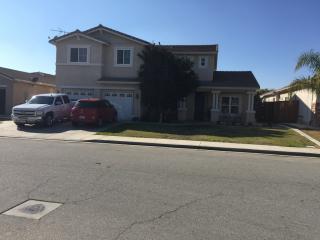 1001 Via Pelago St, Delano, CA 93215-3855