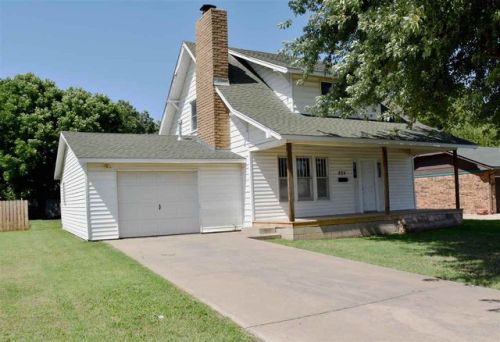 824 11th St, Newkirk, OK 74647-5011