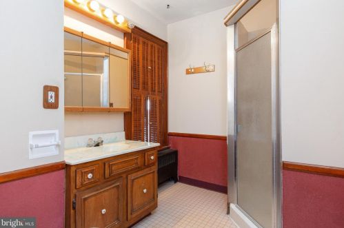 18 Middle St, Hanover PA 17331-3746 exterior