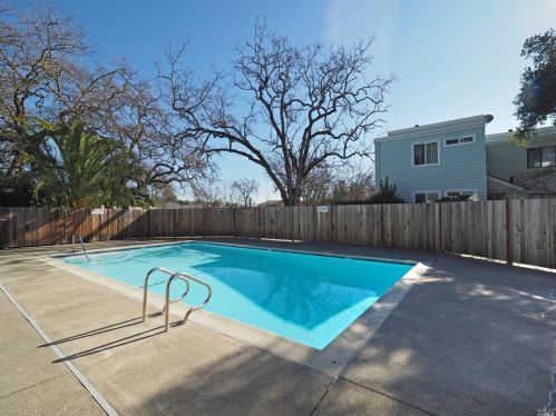 114 Courtyards, Windsor, CA 95492-9560