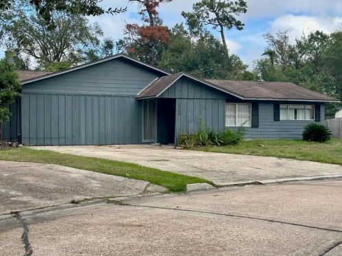 2308 Tilley Cir, Orange, TX 77630-2237
