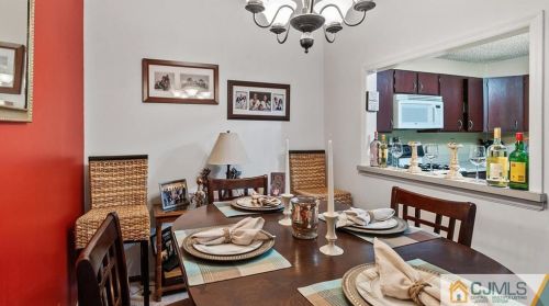 16 Willow Ct, Trenton NJ 08619-4626 exterior