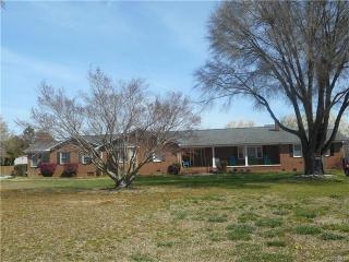 14101 Ramblewood Dr, Chester, VA 23836-5714