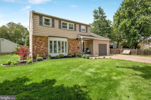 516 Monroe Ave, Beverly, NJ 08010-2162