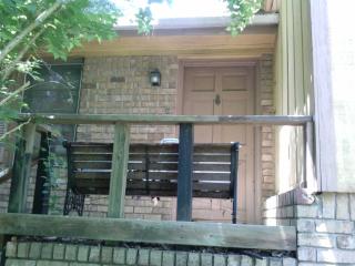 935 Driftwood Ct, Holly Springs, GA 30189-3618