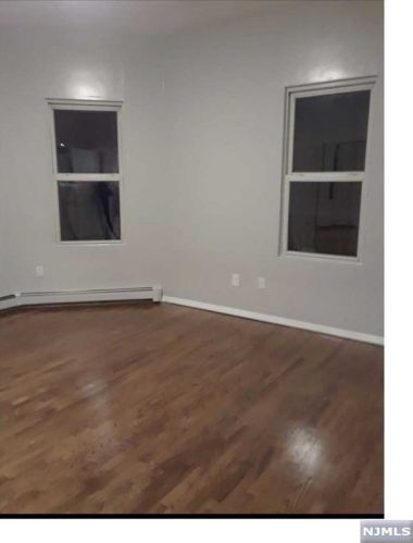 61 Cedar St, Ridgefield Park, NJ 07660-1612