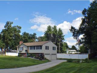 13 Currier Dr, Londonderry, NH 03053-3252