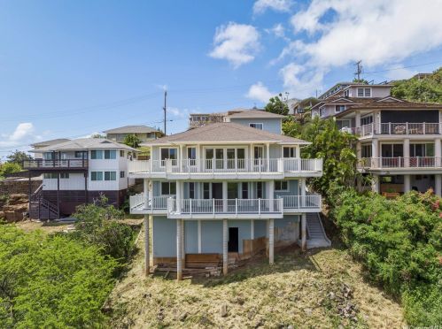 1717 Iwi Way, Honolulu HI  96816-3826 exterior