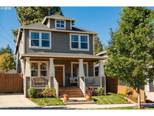 8229 Fiske Ave, Portland OR  97203-3526 exterior