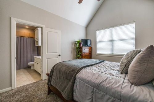 635 Mnr Dr, Argyle TX 76226-5920 exterior