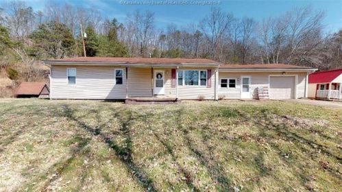 6729 Spencer Rd, Le Roy, WV 25252-7081