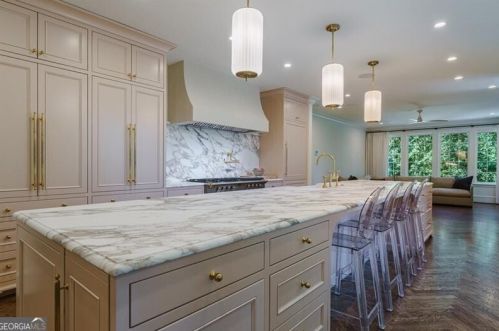 3180 Arden Rd, Atlanta GA  30305-1912 exterior