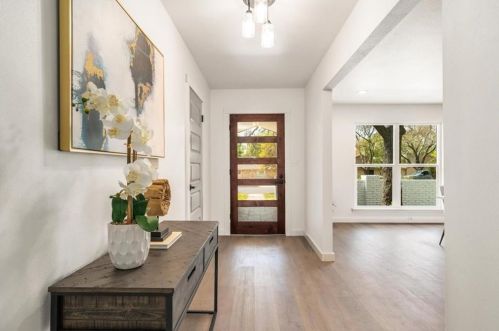 8902 Balcones Club Dr, Austin, TX 78750-3008