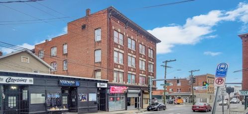 832 Main St, Waterbury, CT 06705-1018