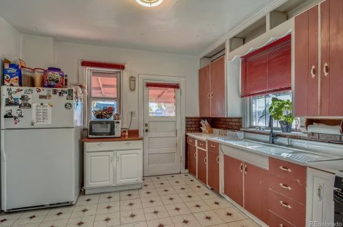 4438 Logan St, Denver CO 80209-1817 exterior