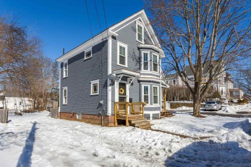 20 Myrtle St, Somersworth, NH 03878-2226