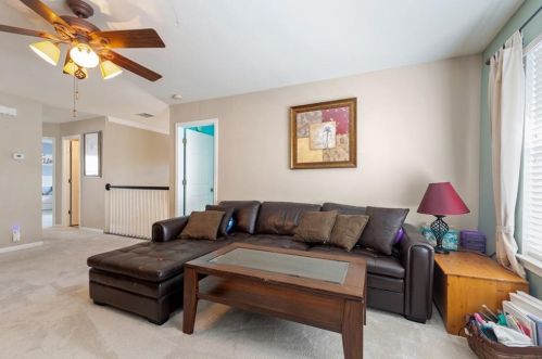 3921 Cyn Gln Cir, Austin TX  78732-2187 exterior
