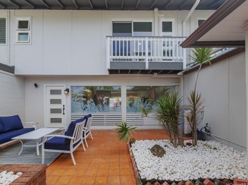 911 Koko Isle Cir, Honolulu HI  96825-1809 exterior