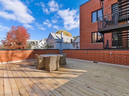 2464 Burling St, Chicago IL  60614-2616 exterior